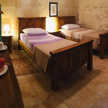 Πανσιόν The Travellers Gozo 3*