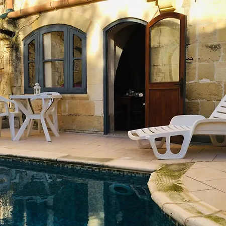 Πανσιόν The Travellers Gozo 3*
