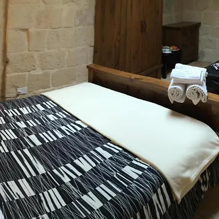 Casa de hóspedes The Travellers Gozo 3*